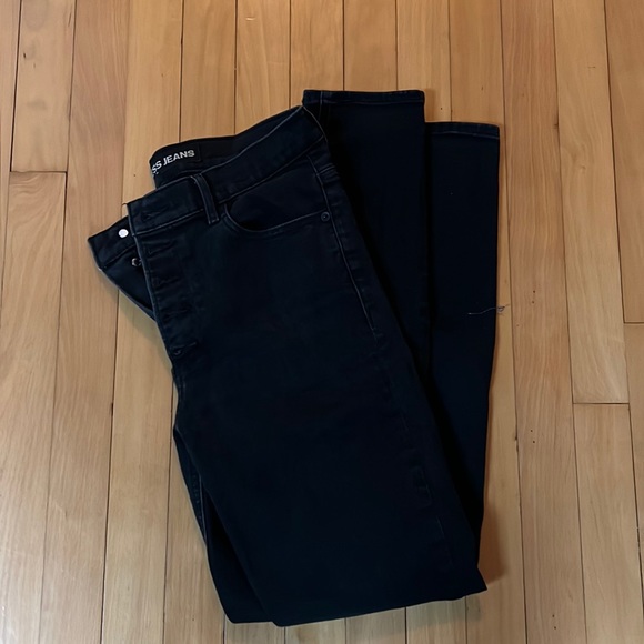 Like New! Express Black Skinny Jean